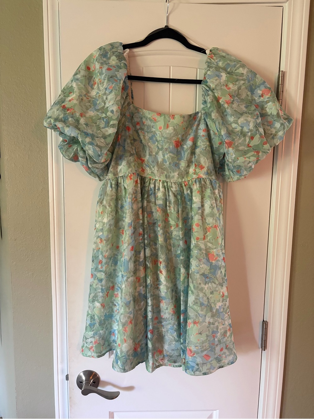 Light Green Floral Puff Sleeve Mini Dress | Size Large |